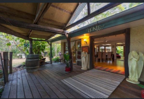 The Wake-up Call Accommodation & Retreats - Noosa Hinterland
